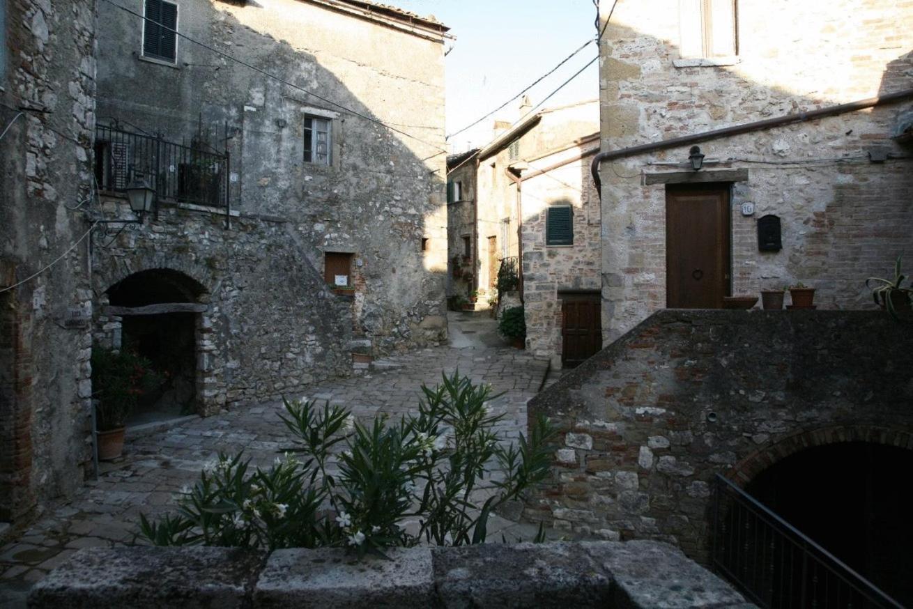 Locanda La Pieve Semproniano Bagian luar foto